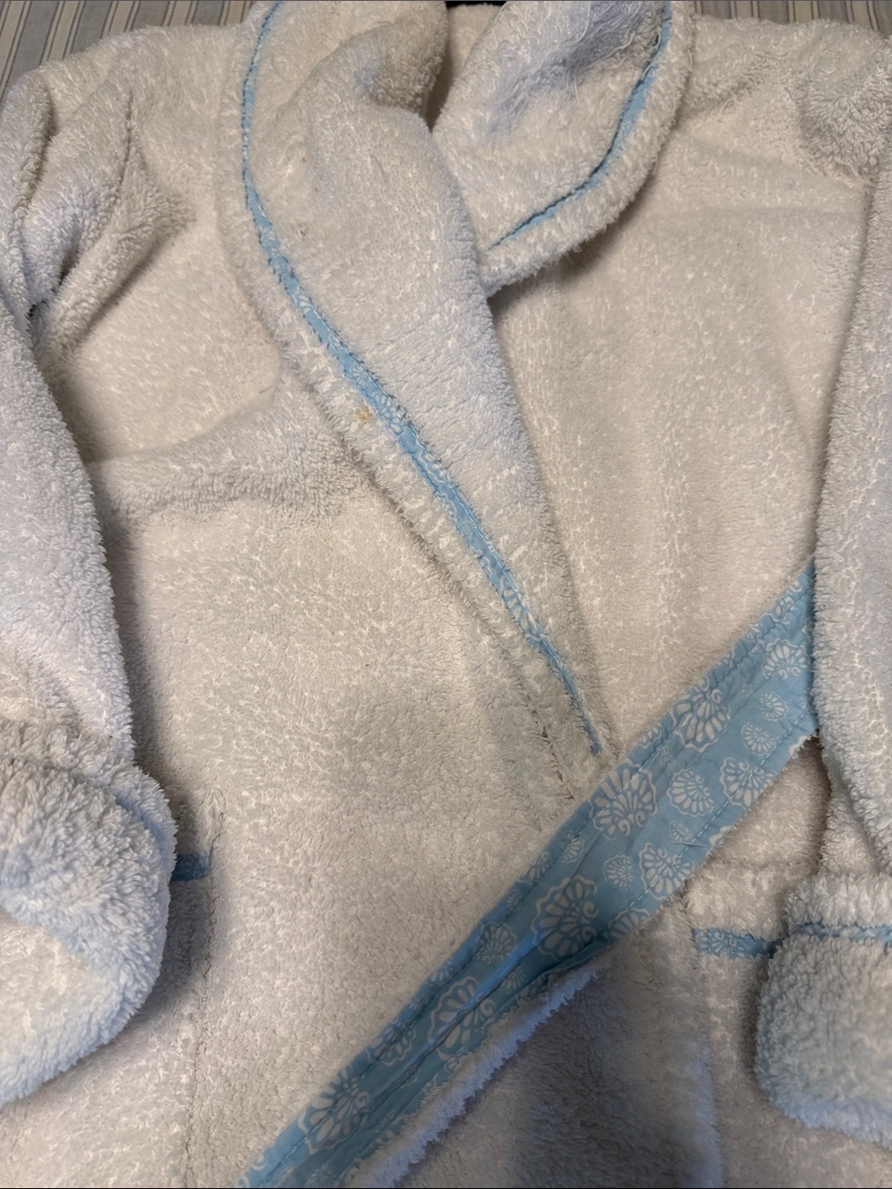 Crabtree & Evelyn Terry Robe !